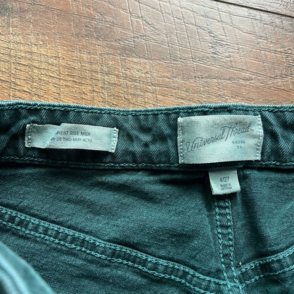 women’s high rise shorts - Picture 3 of 3